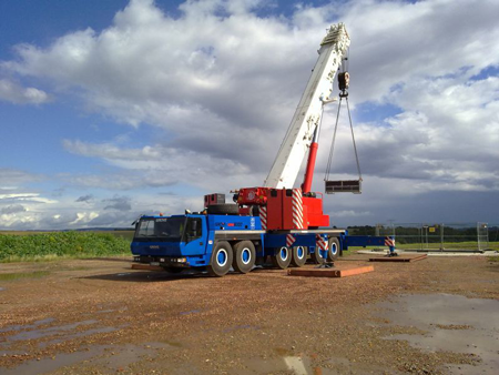 The-Unique-Grove-All-Terrain-Cranes