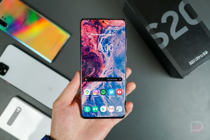  Local shops may also have large quantities of unsold or refurbished phones. Most stores also have the option of return policies if you’re not satisfied with your refurbished phone. Unlike in the US, Samsung Australia doesn’t sell refurbished phones directly through their website. 