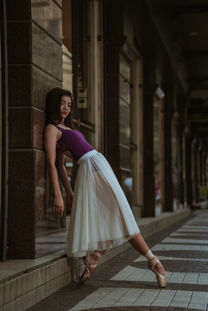 picture of woman standing on a sideway wearing pull-on skirt