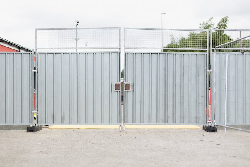 gate on wheels