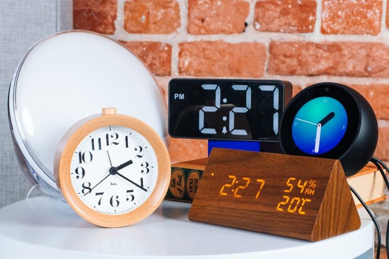 Digital vs. Analogue Alarm Clock: Which Is Better?