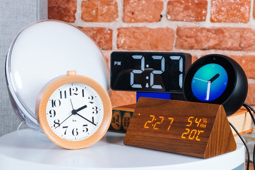 digital and analogue alarm clocks