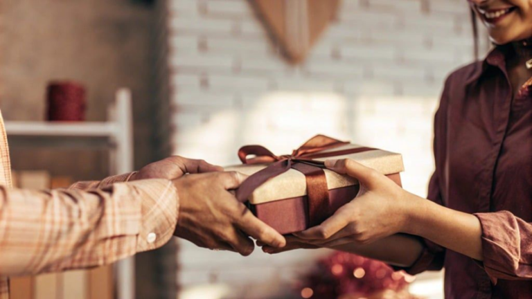 Small but Elegant: Timeless Gifts Every Woman Would Love